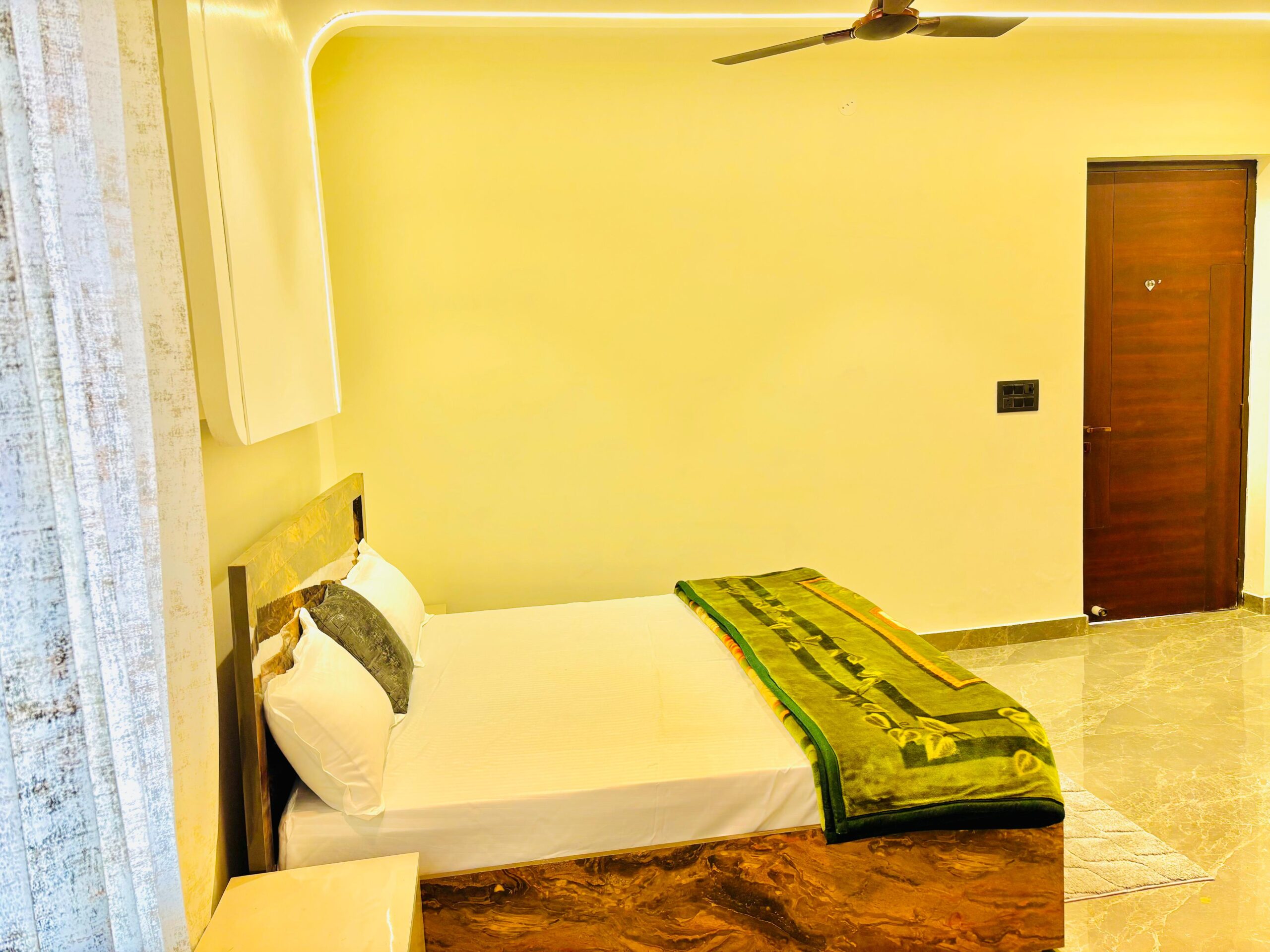 WhatsApp Image 2025-05-23 at 6.38.52 PM (1)