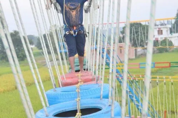 rope-course-tyre-bridge-500×500 rope-course-tyre-bridge-500x500